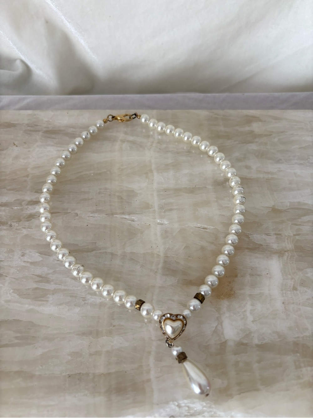 Vintage coquette pearl heart pendant necklace and dangling earrings set fairy - Picture 3 of 6
